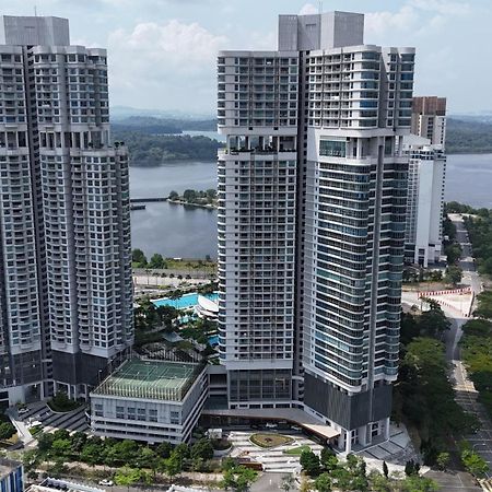Teega Suites Puteriharbour By Wp Homestay Джохор-Бару Екстер'єр фото