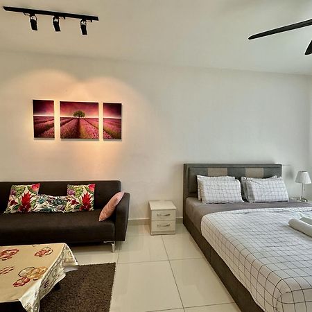 Teega Suites Puteriharbour By Wp Homestay Джохор-Бару Екстер'єр фото