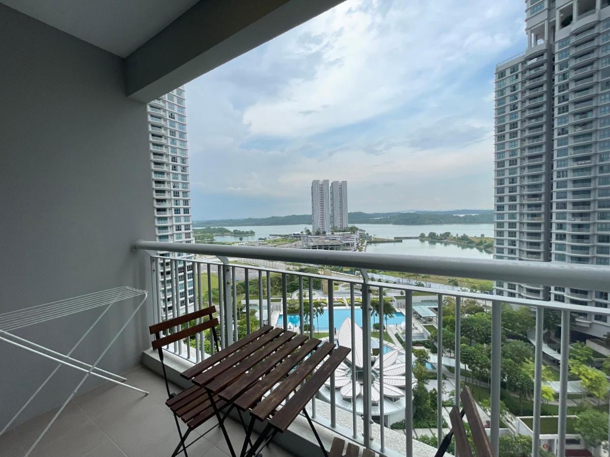Teega Suites Puteriharbour By Wp Homestay Джохор-Бару Екстер'єр фото
