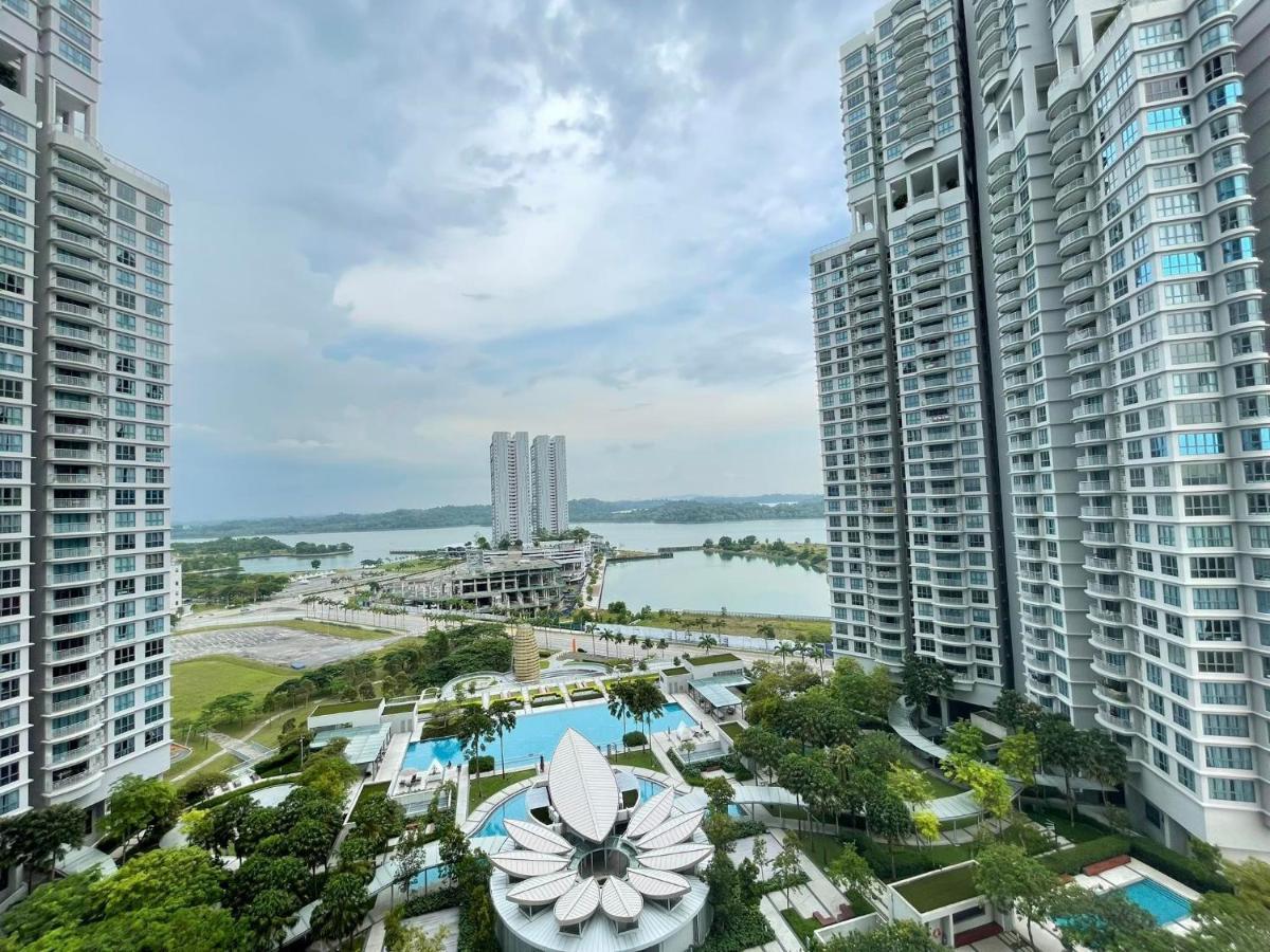 Teega Suites Puteriharbour By Wp Homestay Джохор-Бару Екстер'єр фото